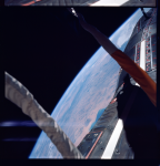 S66-38069_G09-S